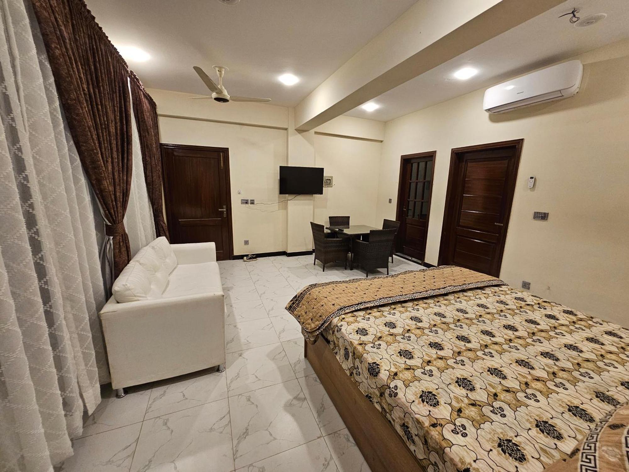 Motorway Majesty Suites Islamabad - Near Islamabad International Airport And Motorway Rom bilde
